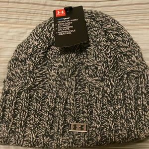 NWT Under Armour ColdGear Stocking Cap. Womens. Navy and Cream